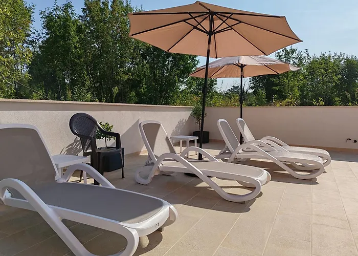 Apartments Oleander Lovrecica-Residence With Pool