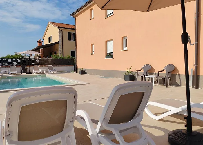 Apartments Oleander Lovrecica-Residence With Pool