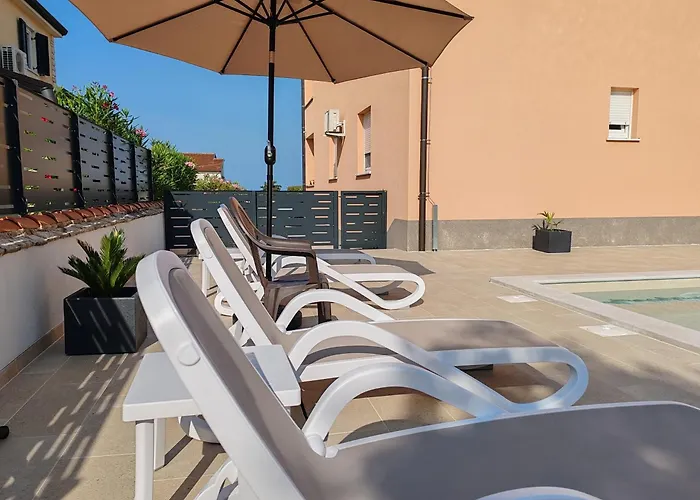 Apartments Oleander Lovrecica-Residence With Pool