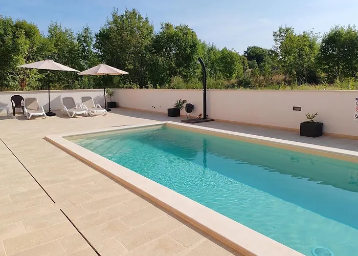 Apartments Oleander Lovrecica-Residence With Pool