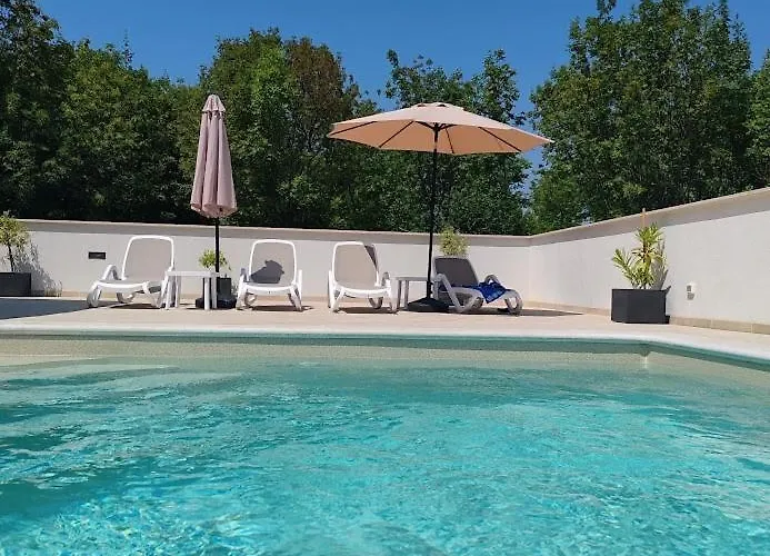 Apartments Oleander Lovrecica-Residence With Pool
