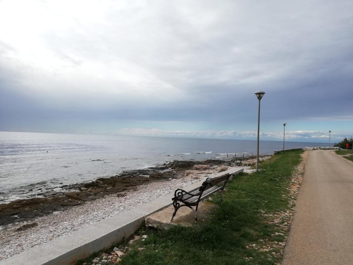 Apartma Oleander Lovrecica-residence With Pool