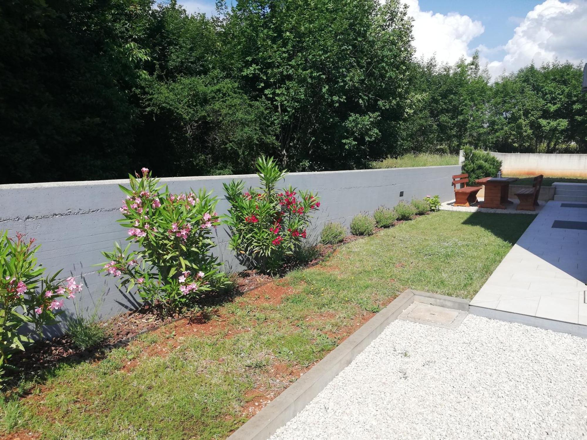 Apartma Oleander Lovrecica-residence With Pool *