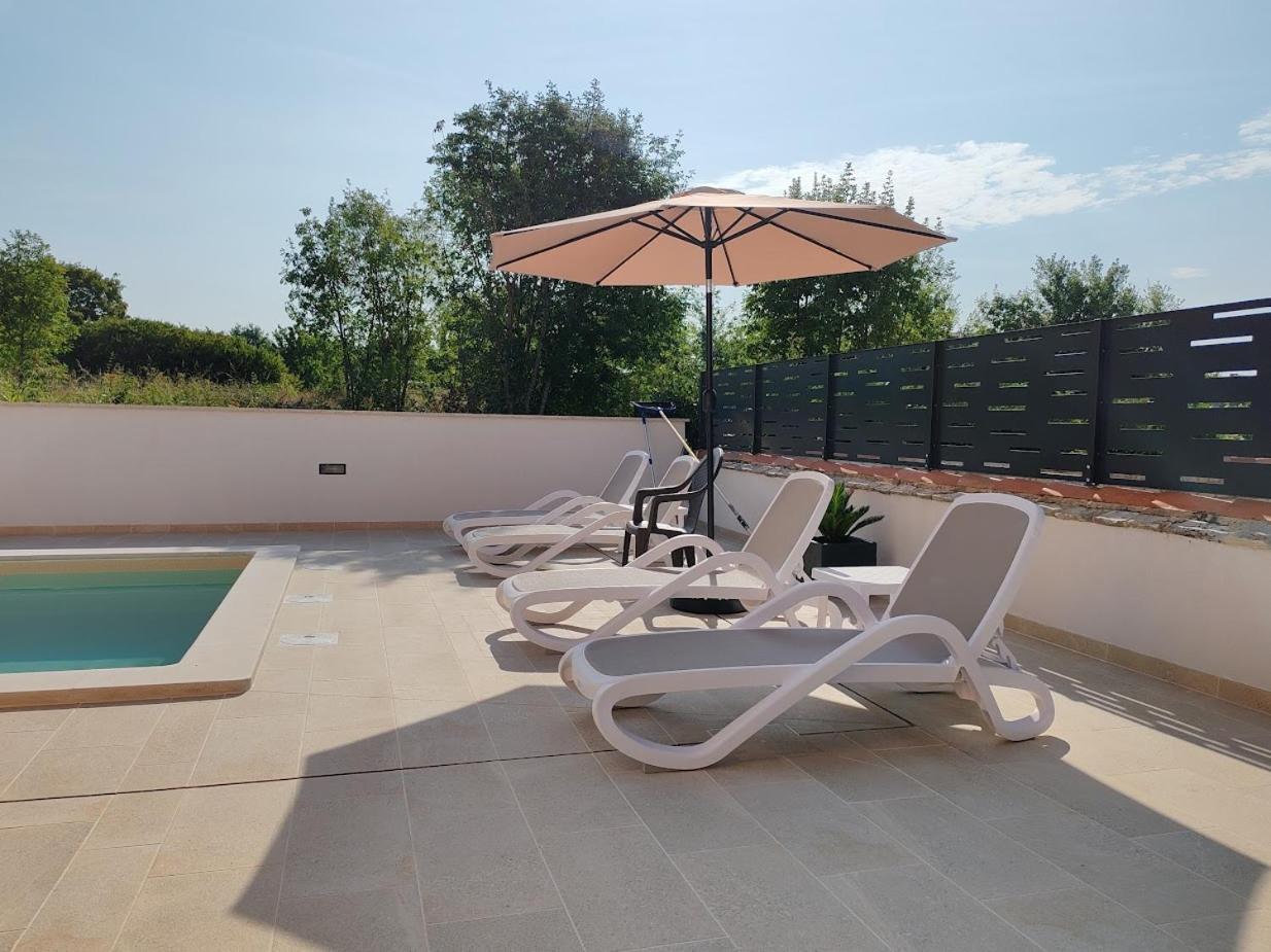 Oleander Lovrecica-residence With Pool
