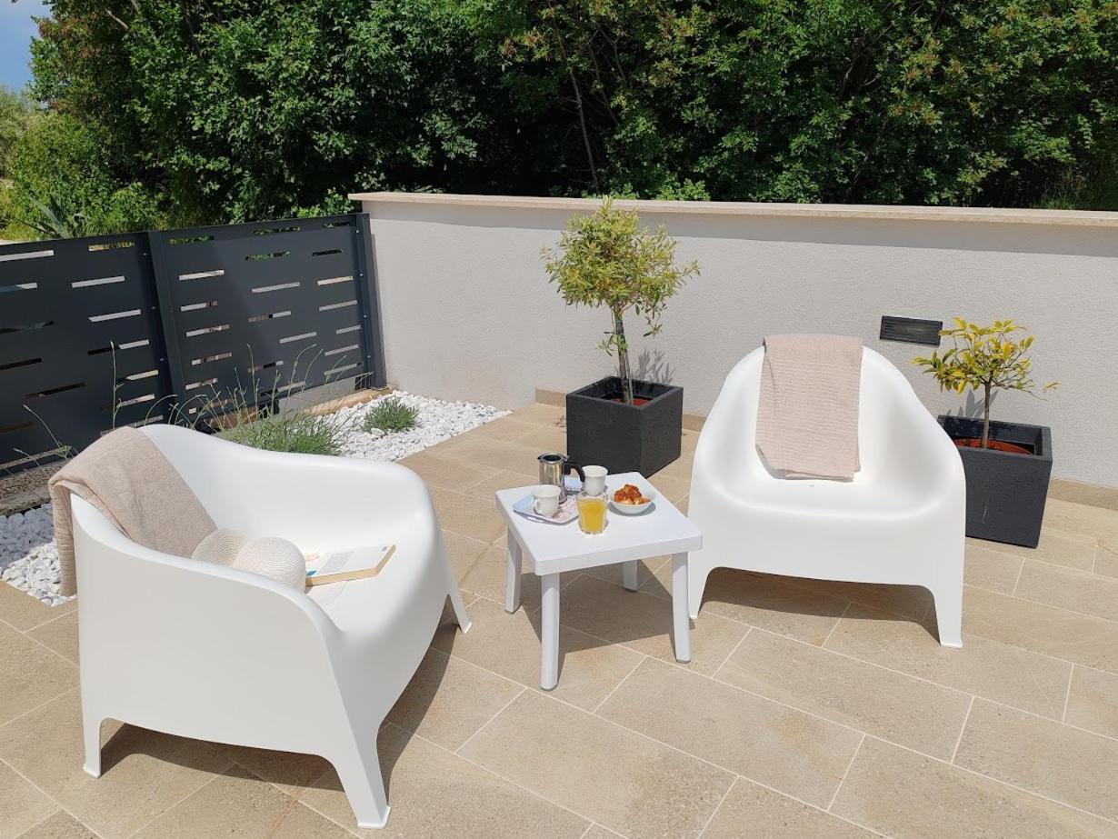 Oleander Lovrecica-residence With Pool